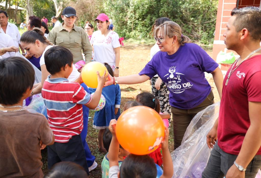 Llevan alegría a niños de comunidades de Felipe Carrillo Puerto