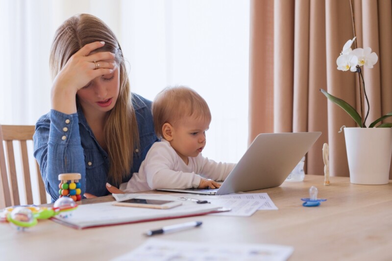 Con estrés crónico 70% de madres trabajadoras; aquí los síntomas