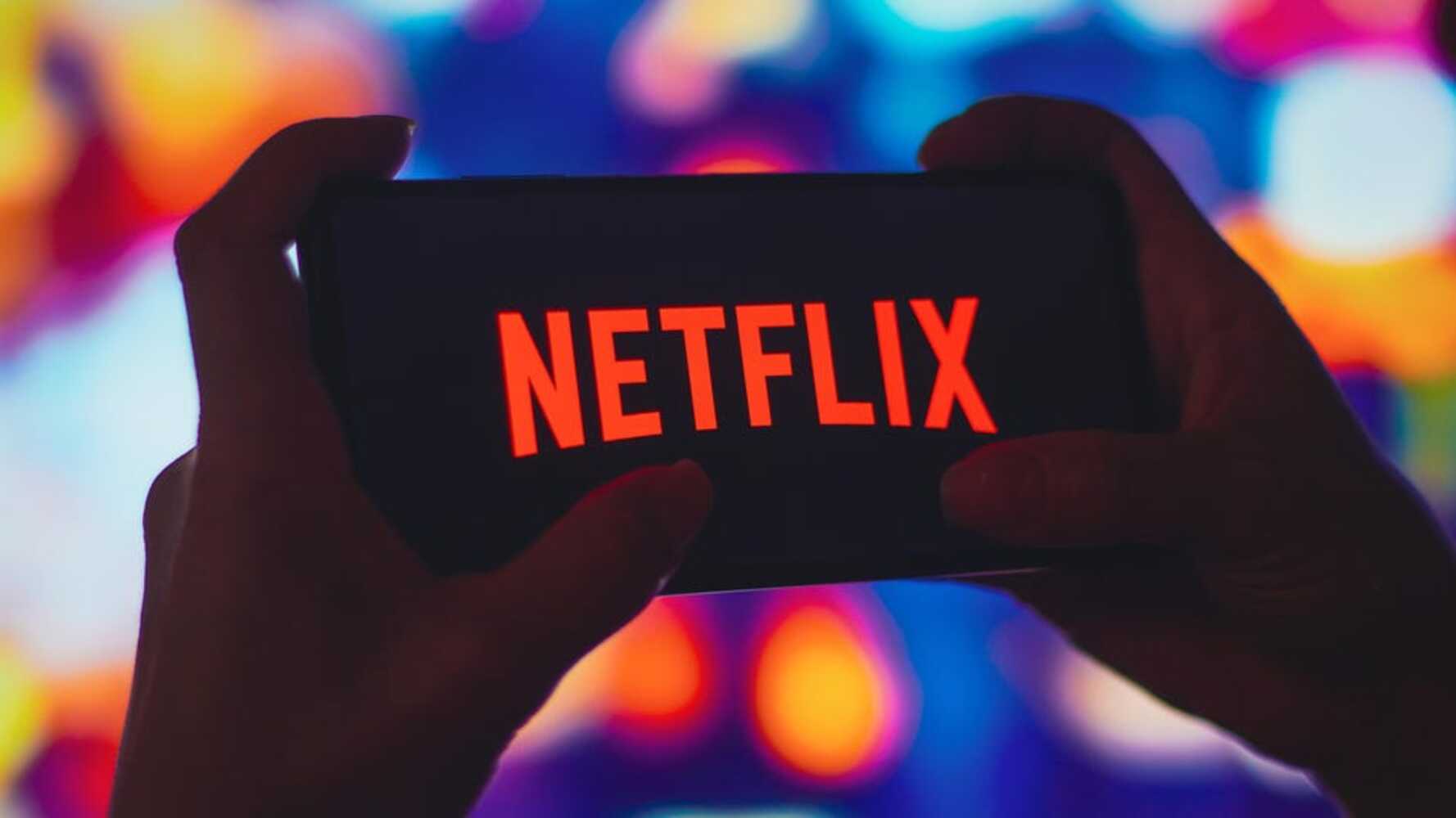 Así puedes compartir tu cuenta de Netflix… ¡Sin costro extra!