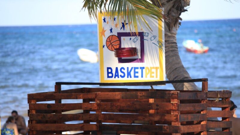 Basquetpet, la divertida campaña para mantener limpias las playas