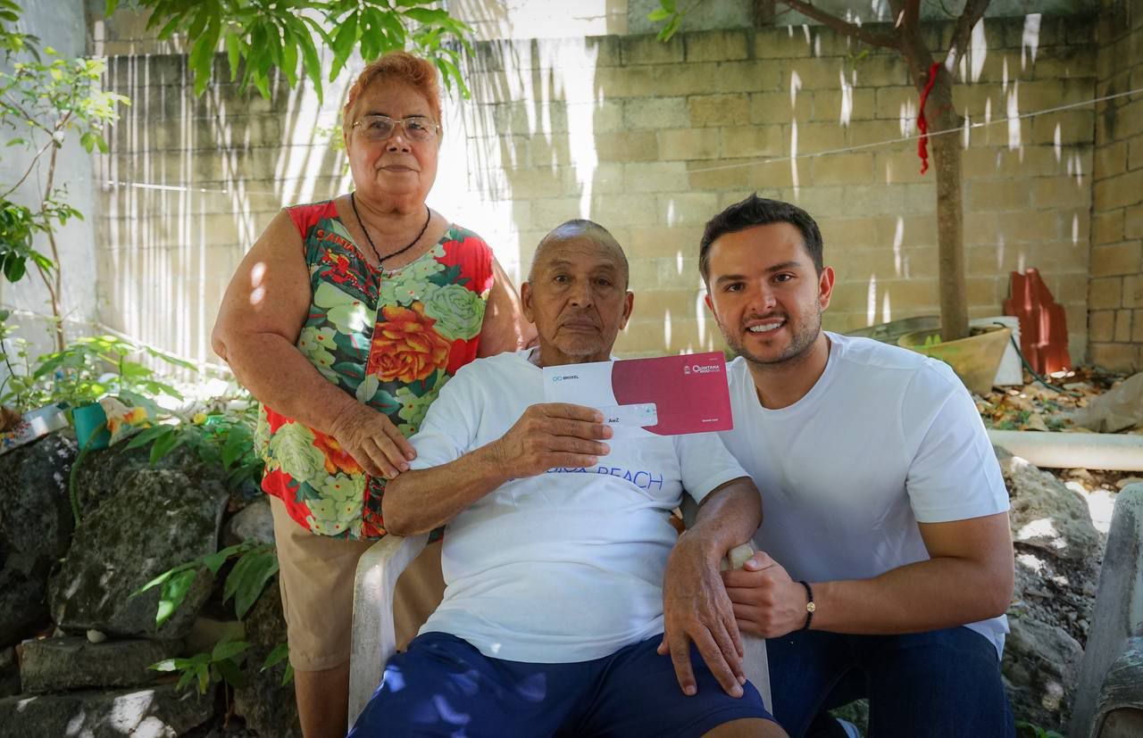 Llevan apoyos alimentarios hasta los hogares de cancunenses