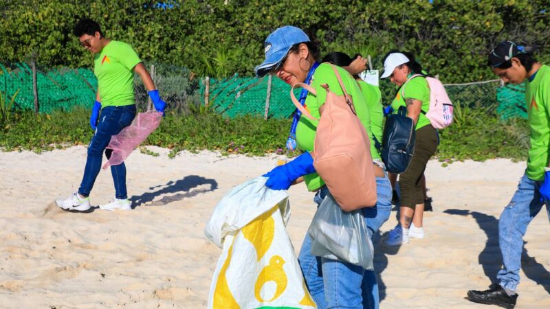 Más de mil playenses se unen a limpieza voluntaria de playas