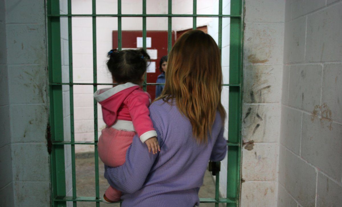 Dona artículos de higiene a mujeres en prisión; checa cómo ayudar