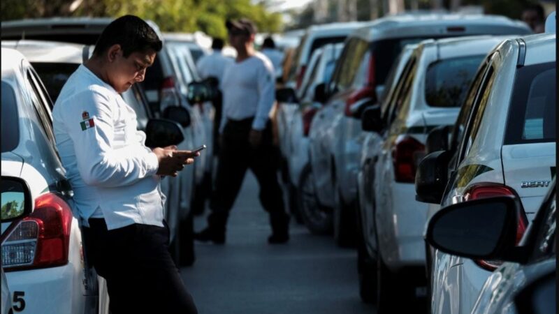 Uber y taxistas hacen las paces en Q. Roo; acuerdan trabajar juntos