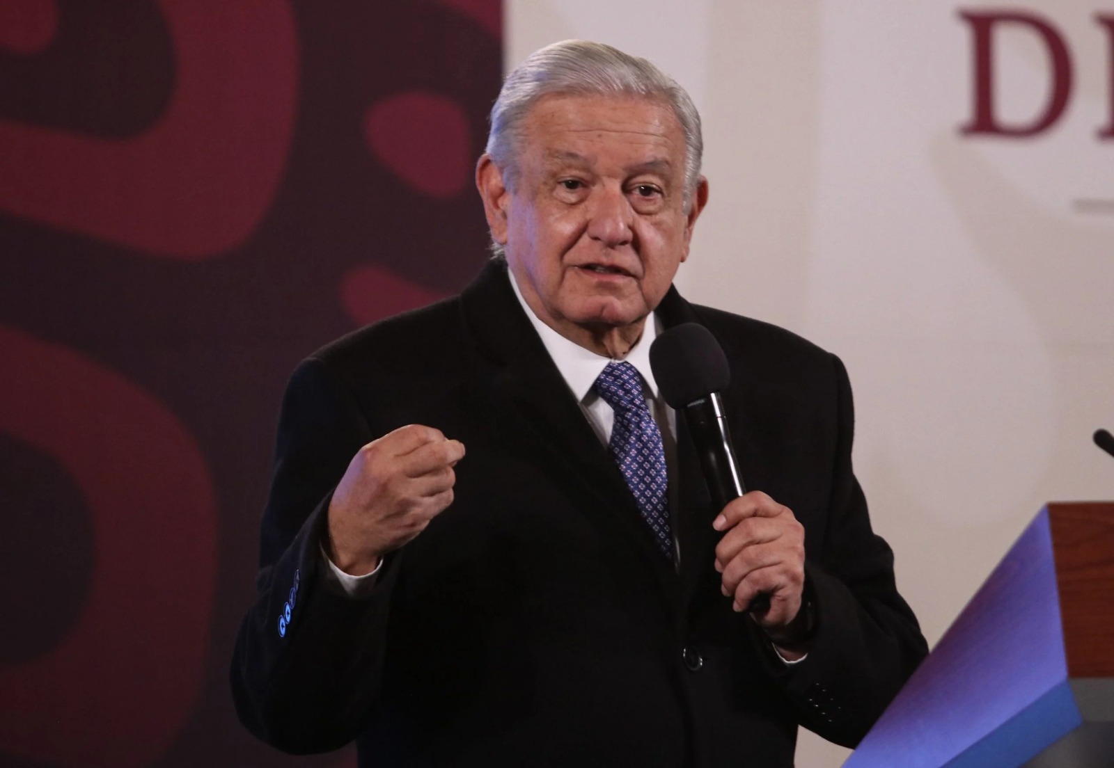 AMLO, a favor de quitar concesiones a Aguakan en el estado