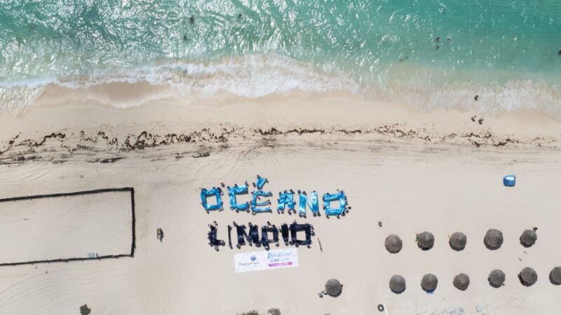 Celebran Día Mundial de los Océanos con una limpieza de playa