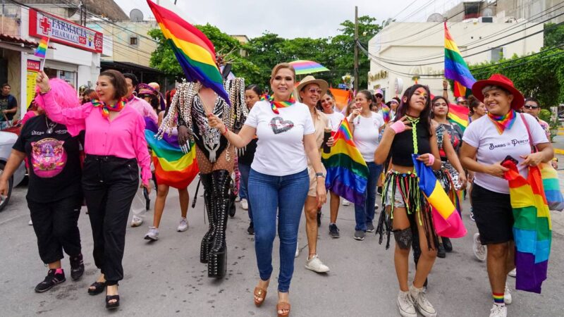 Marchan 17 mil en Playa del Carmen por el orgullo LGBTTTIQ+