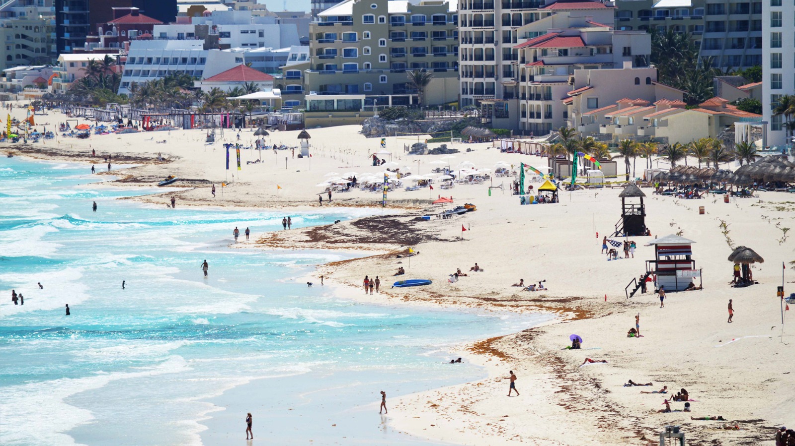 Beryl limpia de sargazo las playas quintanarroenses