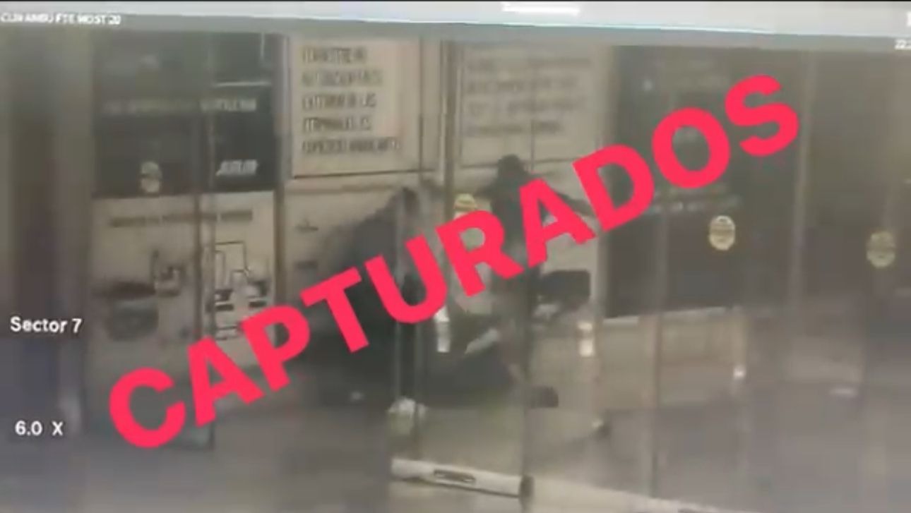 Caen taxistas por extorsión y lesiones en el aeropuerto de Cancún