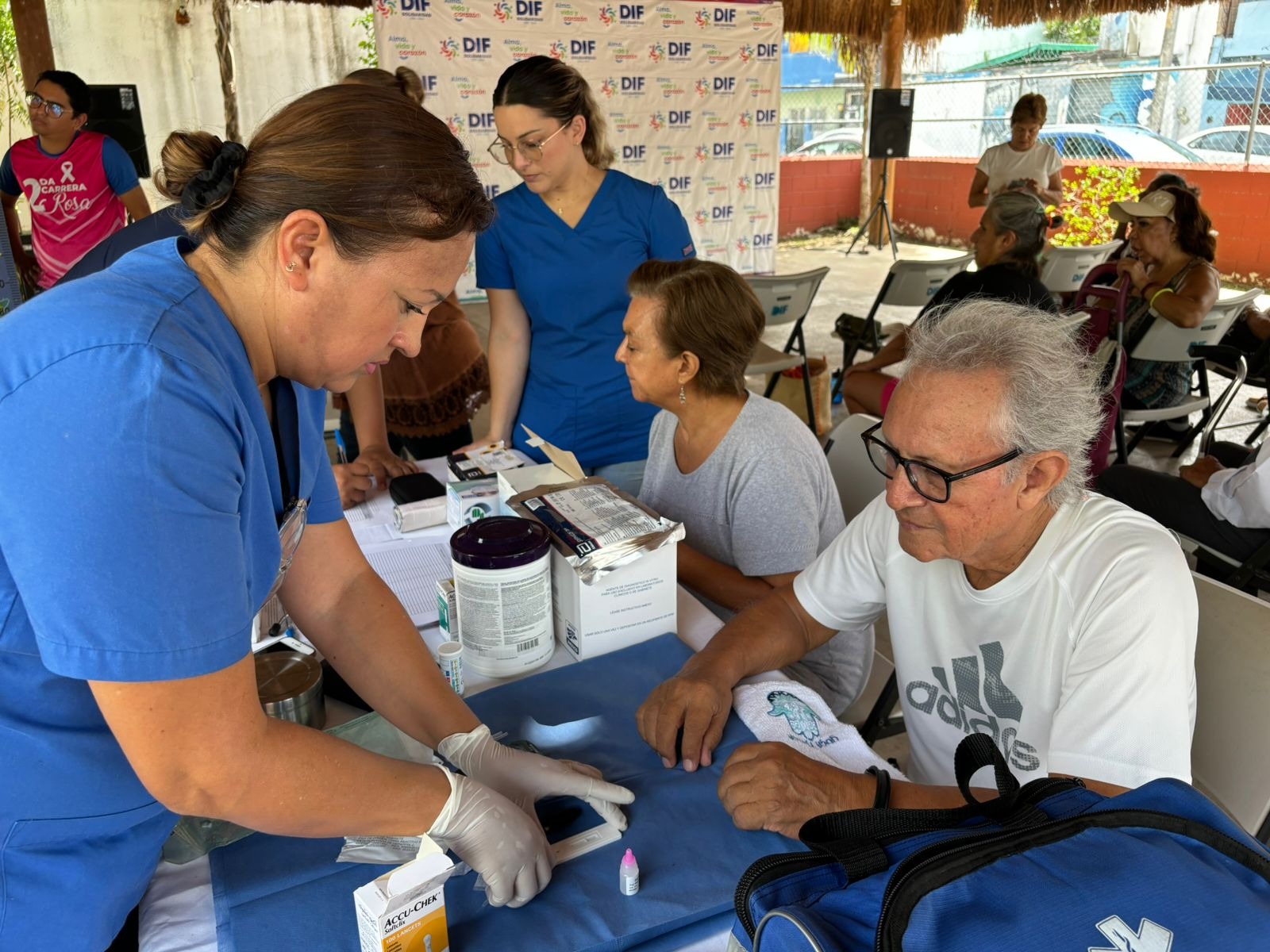 Previenen la hepatitis B y C en adultos mayores de Solidaridad