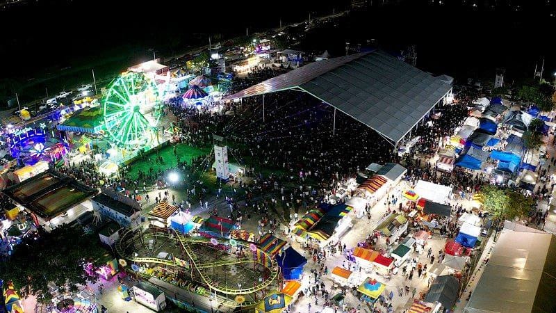 Banda El Recodo y Carín León, en la Feria de Playa del Carmen