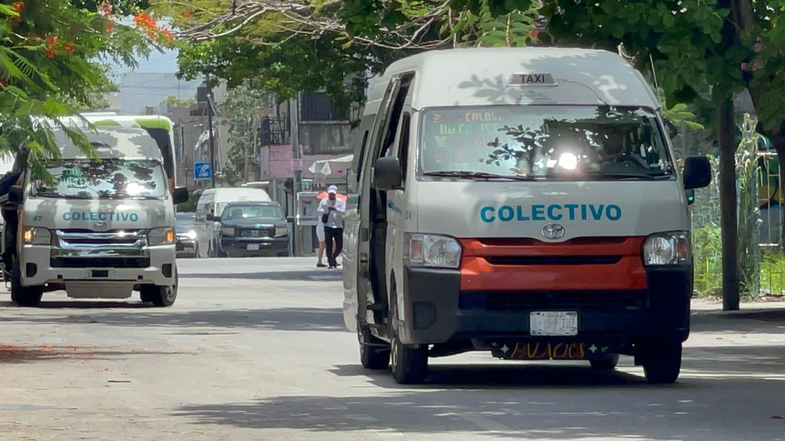 Transportistas playenses desafían la ley; mantienen alza en tarifa