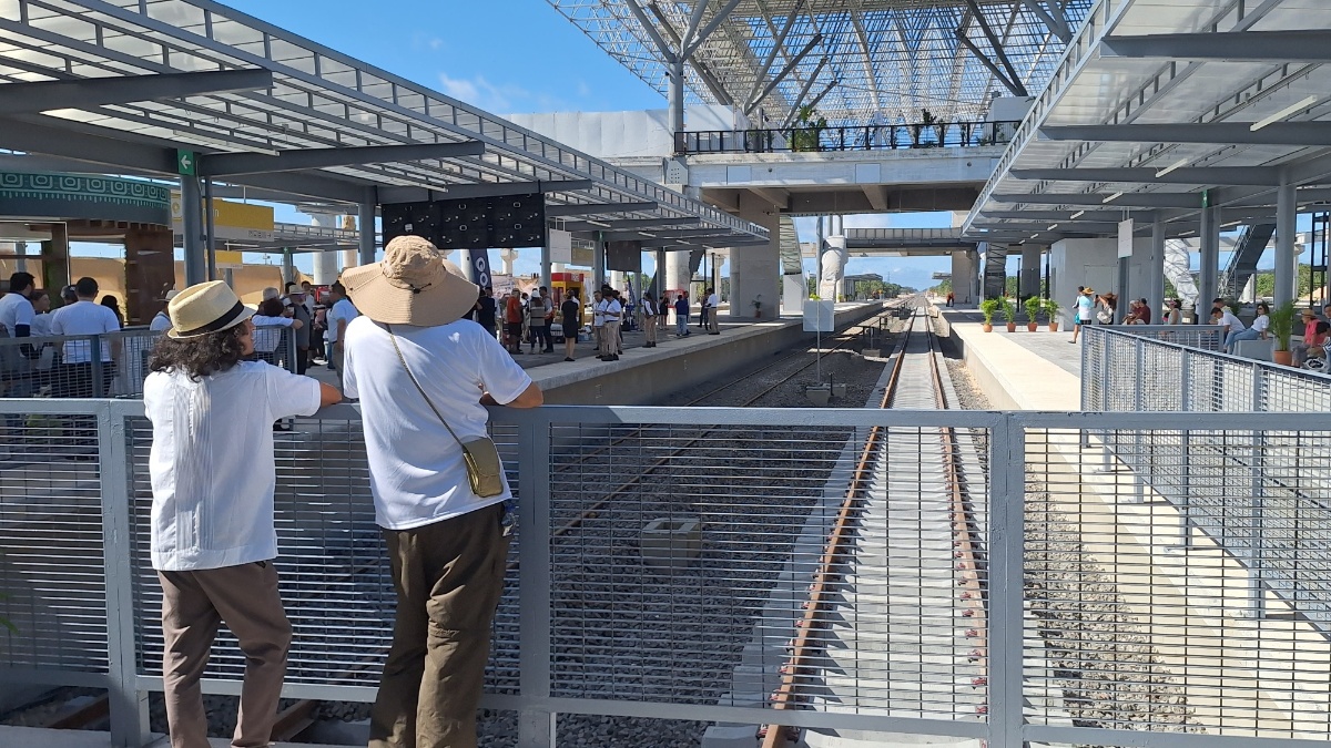 Se estanca Tren Maya; ADO y vans, principal opción de movilidad