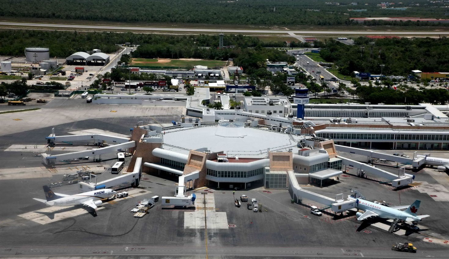 Aeropuerto de Cancún, No. 1 en captación de extranjeros en el país