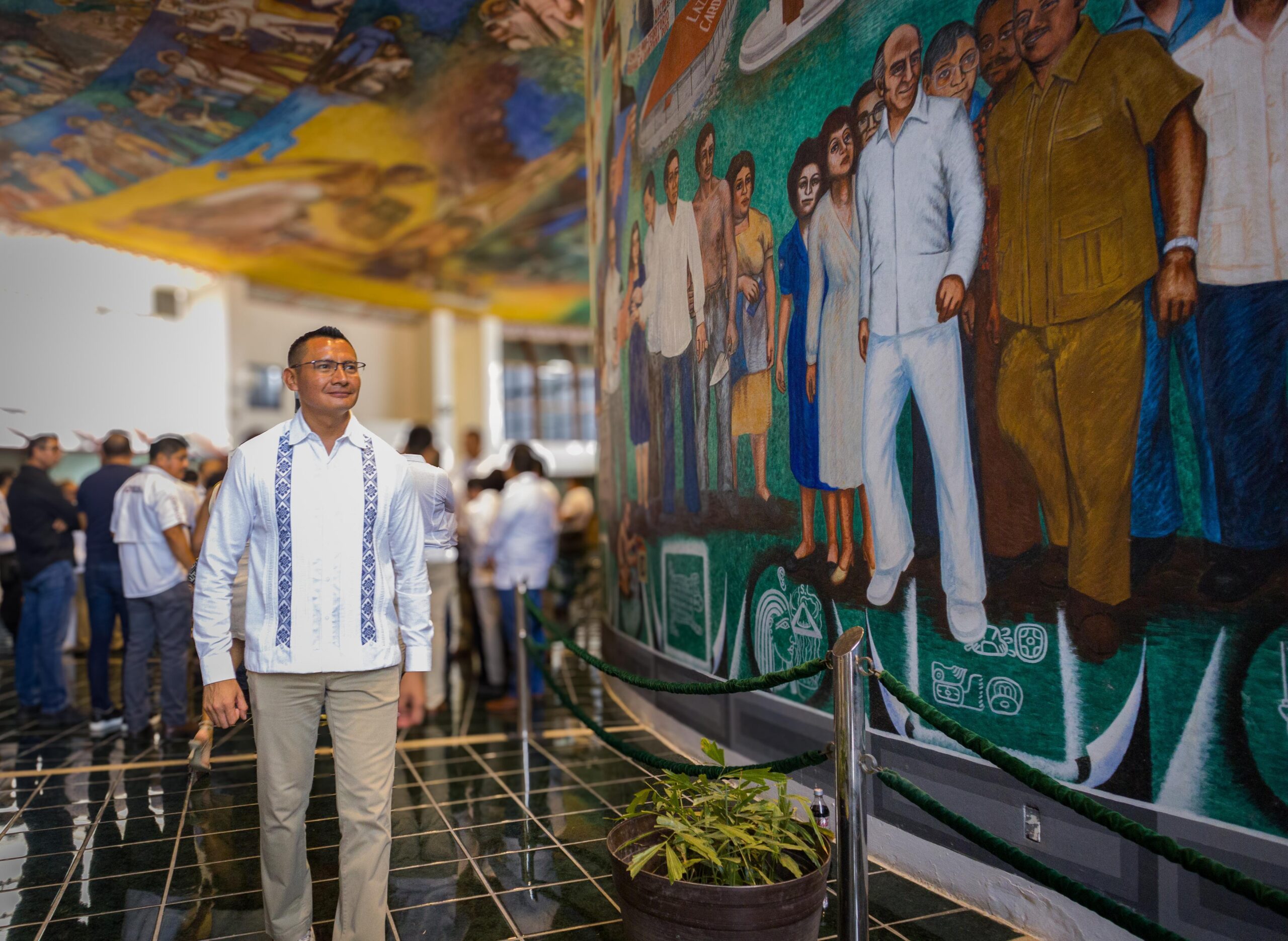 Llegan Alberto Batun y la “Combi del Pueblo” al Congreso local