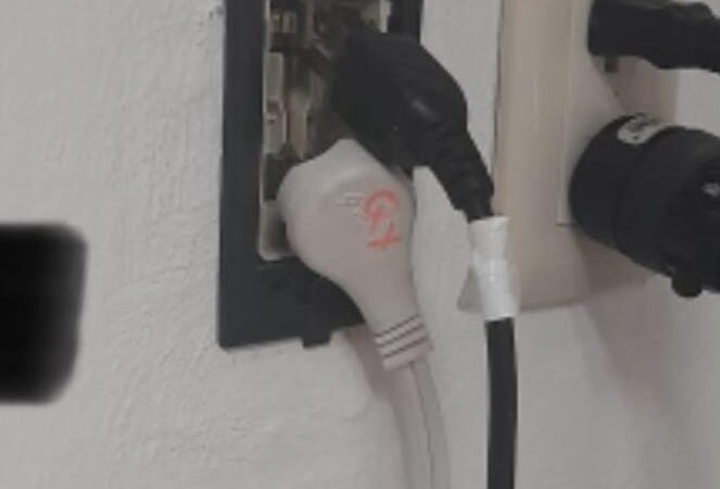 Sufre enfermero descarga eléctrica; acusan negligencia en hospital