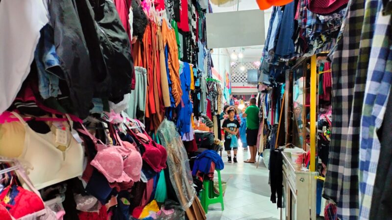 Crisis en «El Parián»; comerciantes enfrentan baja de ventas