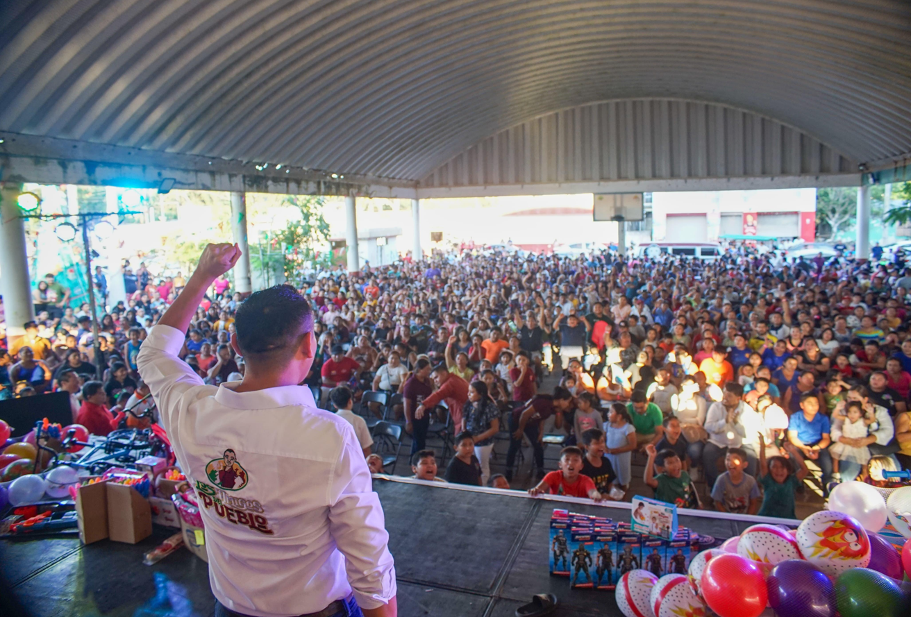 Batun celebra Día de Reyes con familias de Lázaro Cárdenas