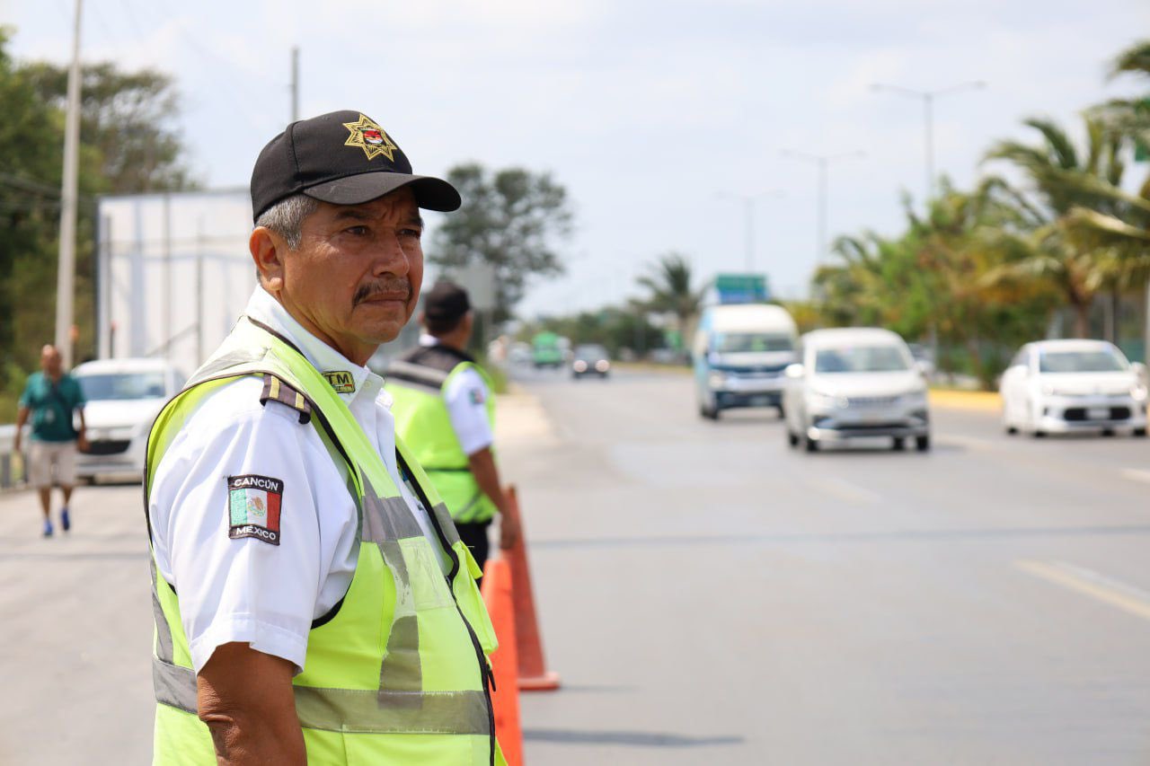 Policías de Cancún usarán cámaras corporales para detenciones