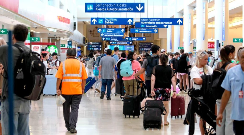 Rafael Marín refuerza política humanista en Aduanas