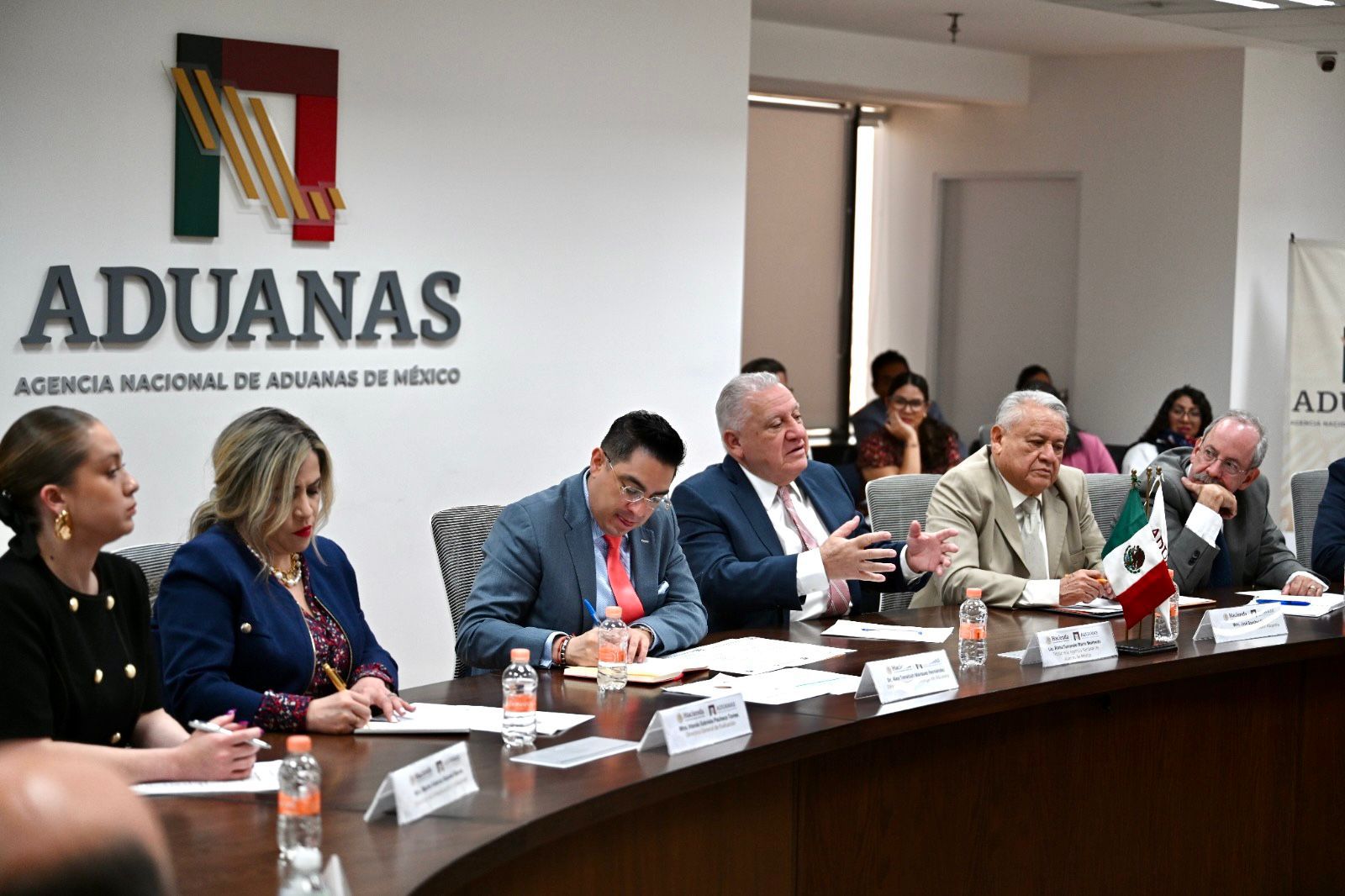 México se posiciona como líder en modernización aduanera